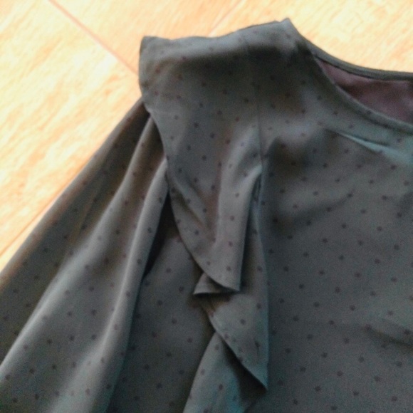 ANTHROPOLOGIE Sanctuary Exaggerated Ruffle Forest Green Swiss Dot Top - Picture 3 of 6